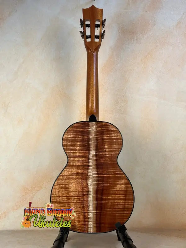 Beautiful koa wood Kamaka HF3-D2i Tenor Uke with unique grain patterns and hard case