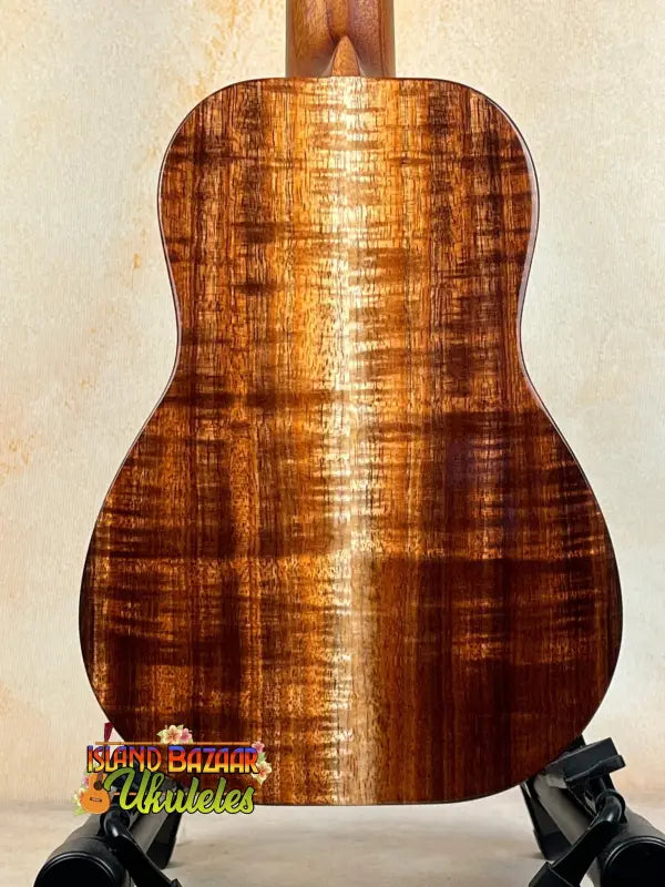 Acoustic Guitar with Koa Back Panel for Kanile’a Concert Ukulele with Deluxe Gig Bag