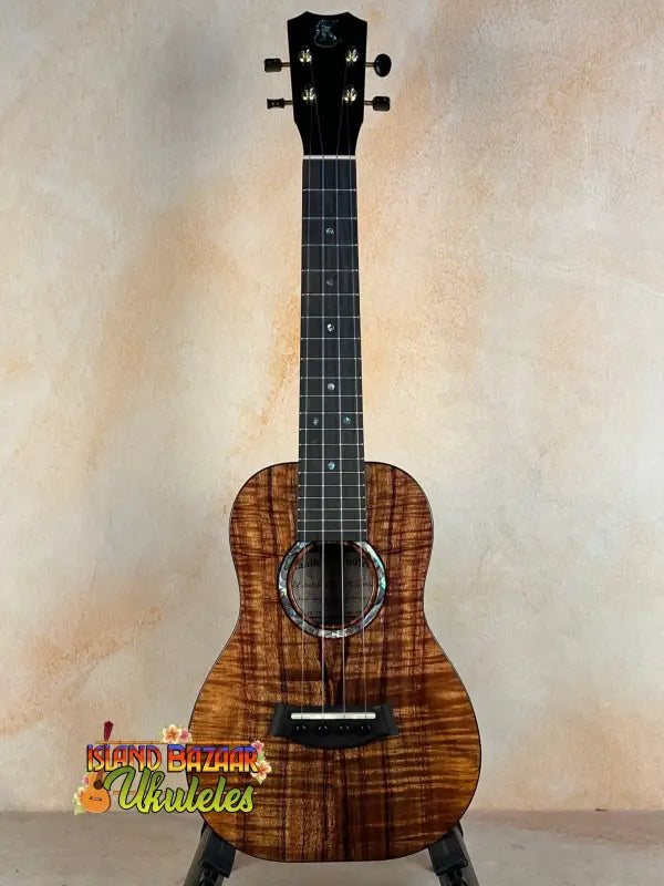 Kanilea KPA-C MASTER Concert Ukulele made of Hawaiian Koa with dark grain patterns
