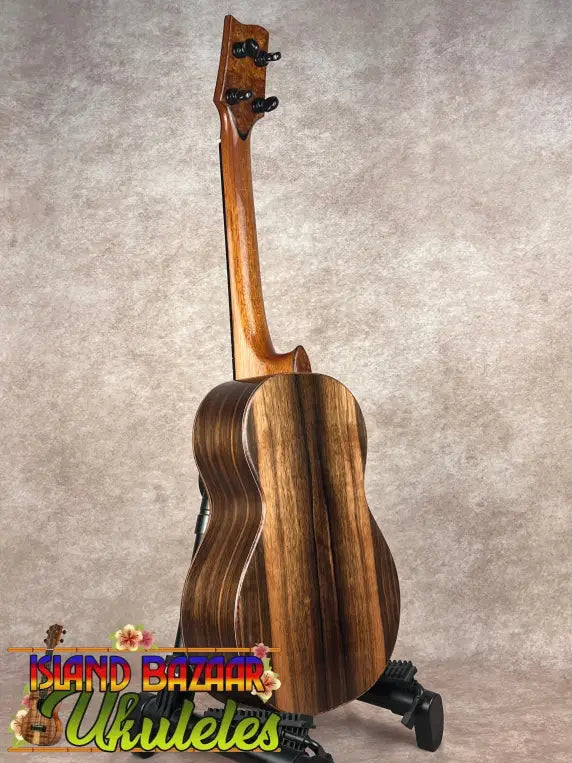 Phil Henderson PCH Tenor #70 Black Bear with bearclaw Sitka