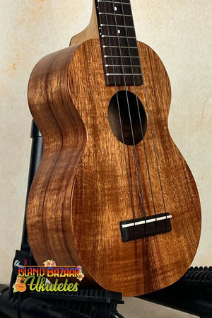 Beautiful Kamaka Soprano Ukulele HF-1 with solid koa wood and dark grain patterns