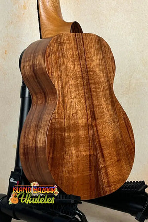 Beautiful Kamaka Soprano Ukulele HF-1 with solid koa wood back and sides