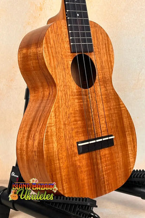 Beautiful Kamaka Concert Ukulele HF-2 in solid Hawaiian Koa with a glossy finish