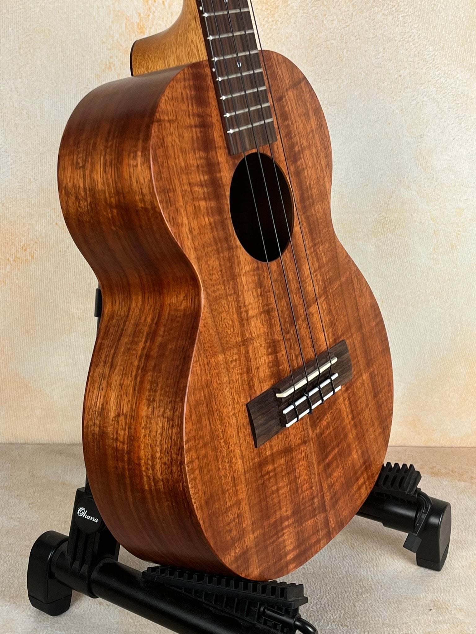 Kamaka HF - 3 Tenor Ukulele - Iconic Hawaiian Craftsmanship & Premium Tone - Island Bazaar Ukes