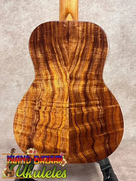Kanile’a DK-T Pro Tenor Ukulele with Sitka Spruce Top