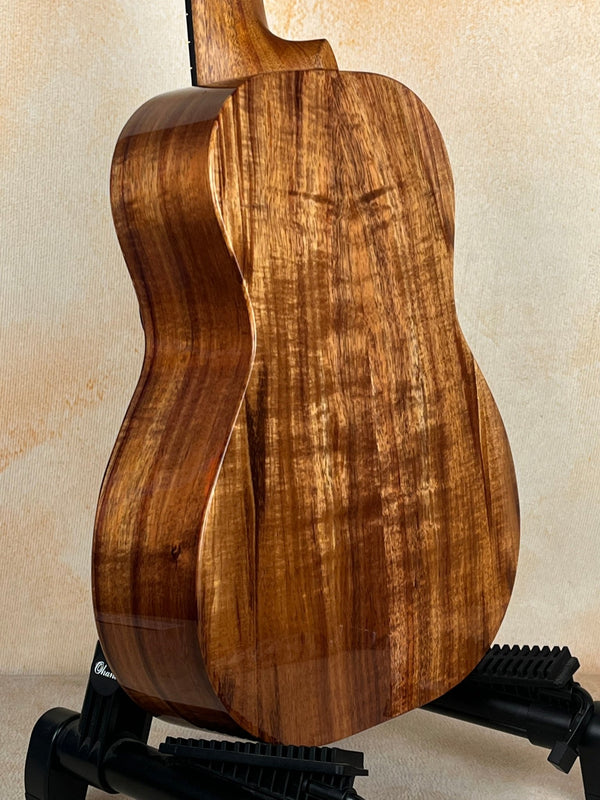 Kanile’a Eight String Tenor Ukulele with Koa Wood & Deluxe Gig Bag - Island Bazaar Ukes