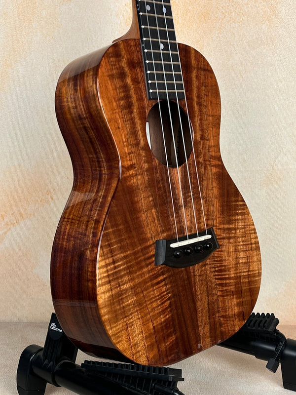 Kanile'a K1 Tenor Ukulele with Deluxe Koa Wood & Deluxe Gig Bag - Island Bazaar Ukes