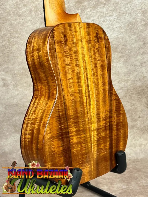 Ukulele with highly figured Hawaiian Koa back and sides, Kanileʻa KPA-C Master Concert Ukulele