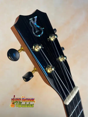 Guitar headstock of Kanilea KPA Master-Grade Tenor Ukulele in Hawaiian Koa with gold pegs