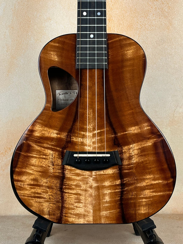 Kanile’a Super Tenor D - Hole Premium Koa Ukulele & Deluxe Gig Bag - Island Bazaar Ukes