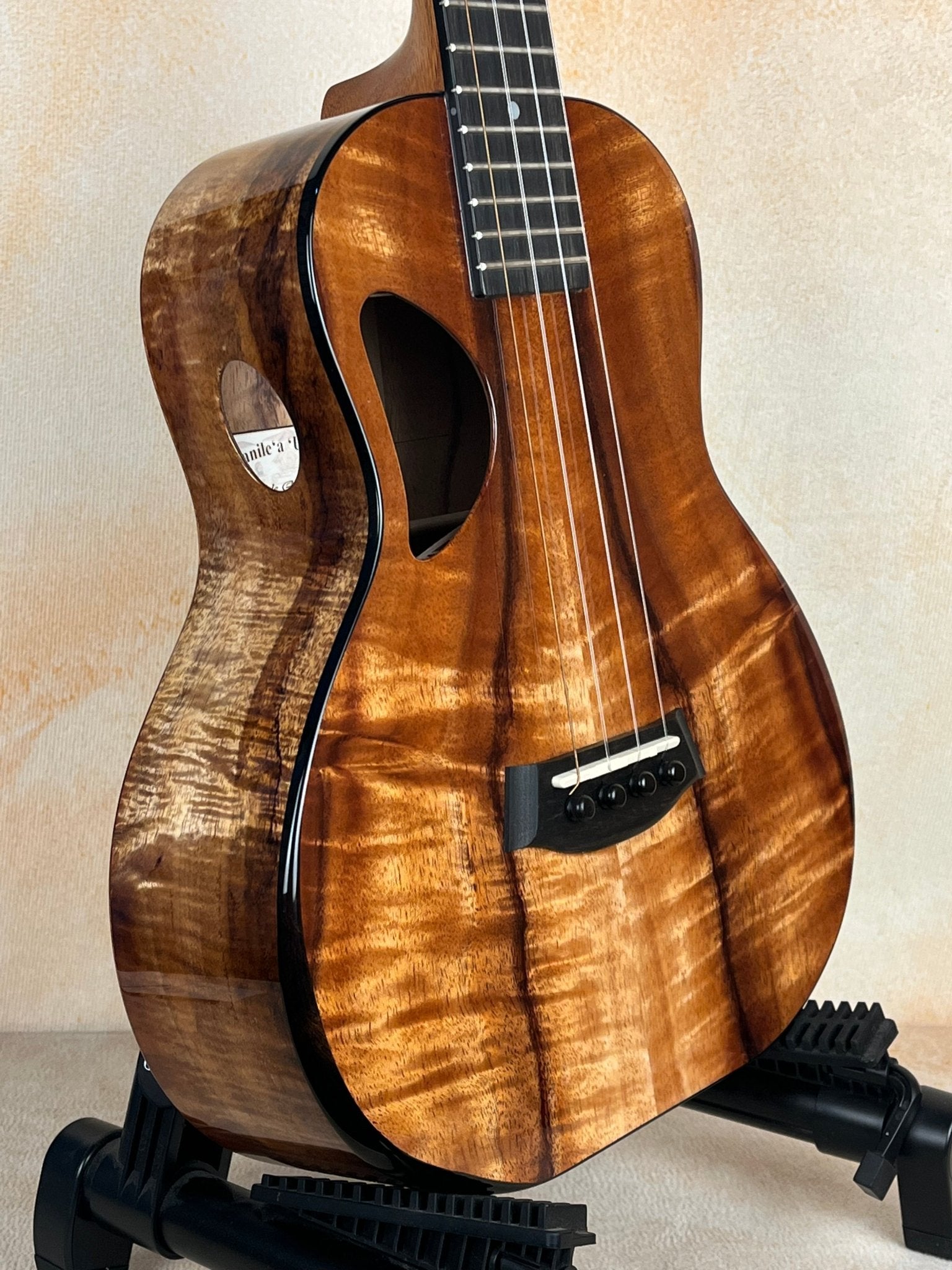 Kanile’a Super Tenor D - Hole Premium Koa Ukulele & Deluxe Gig Bag - Island Bazaar Ukes