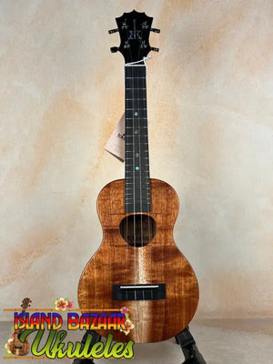 Beautiful KoAloha Concert Hawaiian Ukulele in Solid Hawaiian Koa with hard case