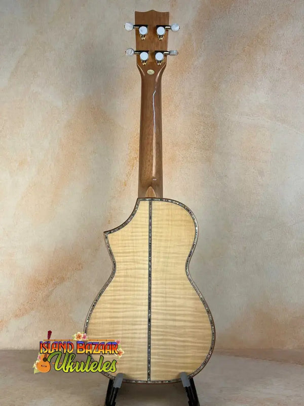 Light-colored flamed maple Ohana CK-75CG Concert Ukulele Limited Edition Spruce Top