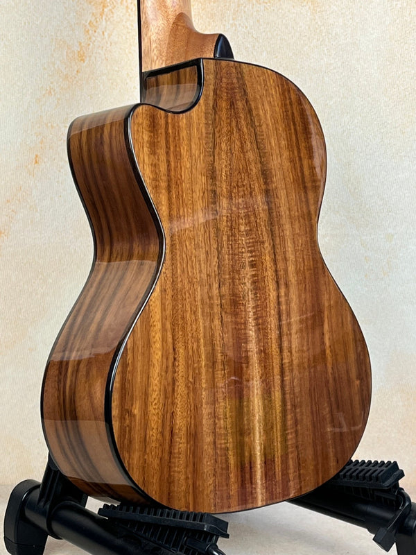 Kala KA-SCAC-T-CE Tenor Ukulele Cedar & Acacia Tenor Cutaway & EQ - Island Bazaar Ukes